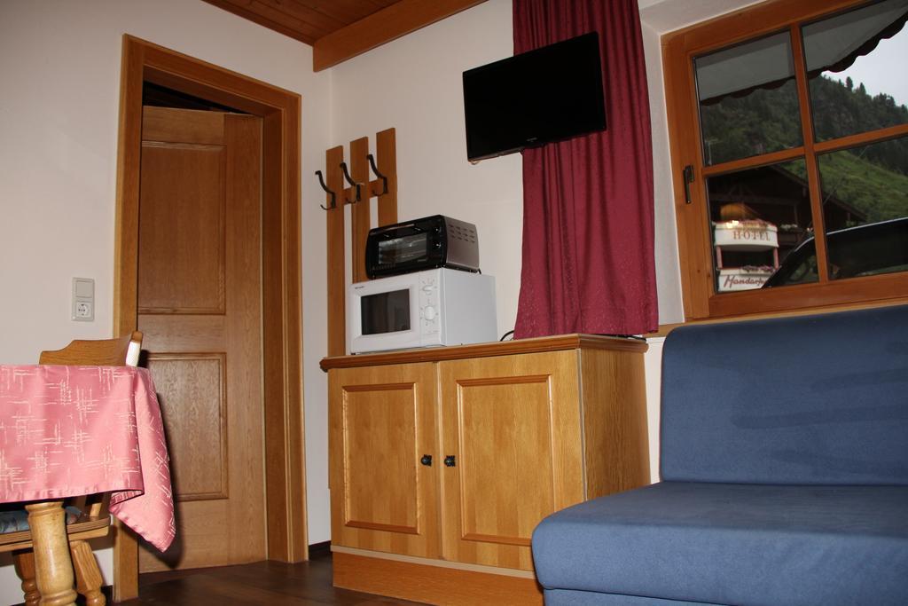 Haus Puit Mandarfen Pitztal Apartment Sankt Leonhard im Pitztal Bilik gambar