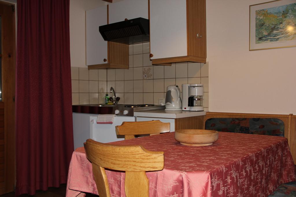 Haus Puit Mandarfen Pitztal Apartment Sankt Leonhard im Pitztal Bilik gambar