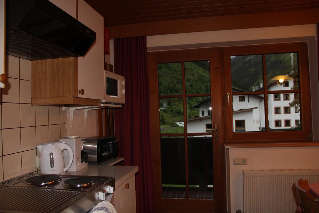 Haus Puit Mandarfen Pitztal Apartment Sankt Leonhard im Pitztal Bilik gambar